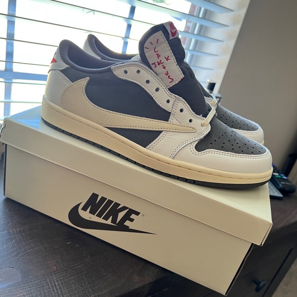 Release Date: Nike SB Dunk High 420 Reverse Skunk â¢ KicksOnFire.com